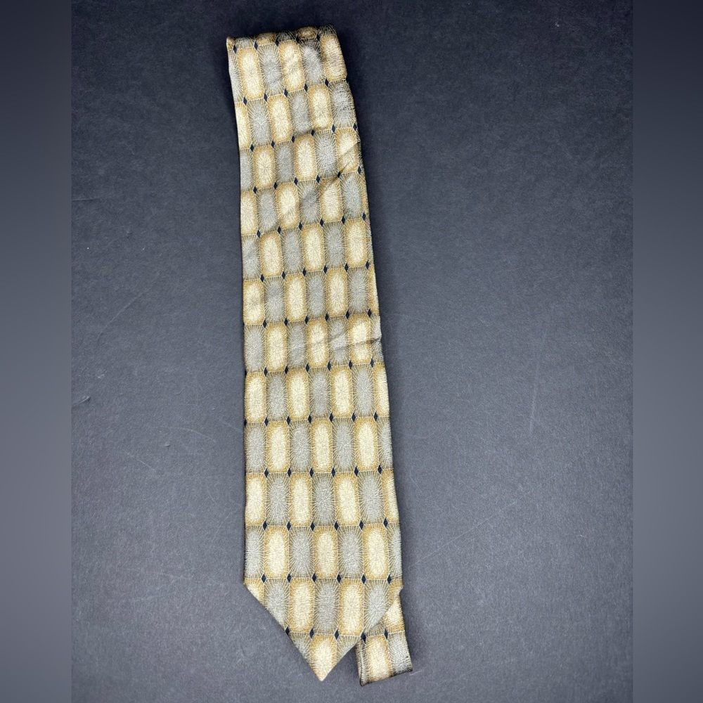 Nice tie ready to go!